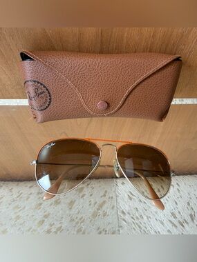 Pre-Loved Ray-Ban Aviator Sunglasses with Gradient Brown Lenses & Orange Frames
